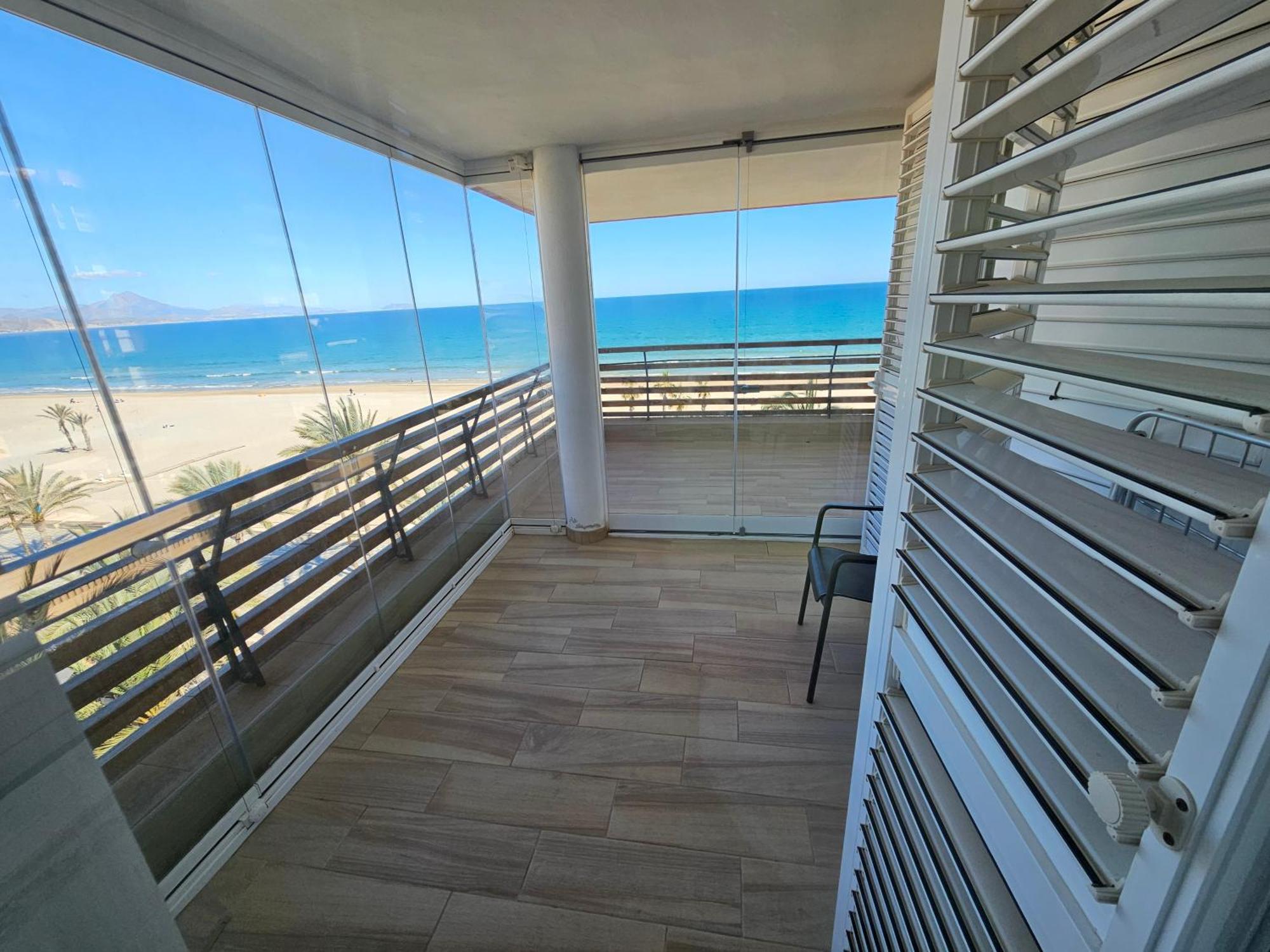 Febus Apartment Alicante Luaran gambar